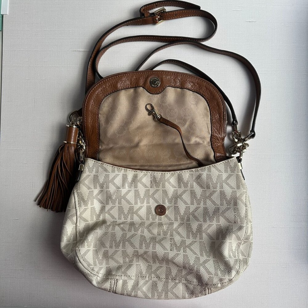 Michael Kors Bradford Crossbody MK Logo Flap Bag Beige/Brown Adjustable Strap - Picture 16 of 16
